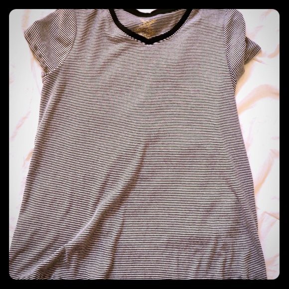 Lot of 2 Maternity Tees - Solid Black and Striped - Picture 1 of 4